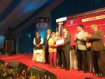  Hon'ble Minister of S&T & ES Dr Harsh Vardhan presents gold medal of DST INSPIRE award 2016 to Shiva Jyoti Choudhury